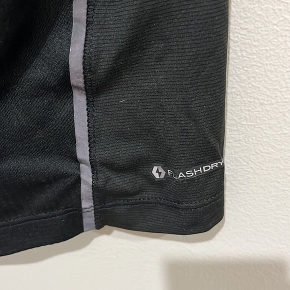The North Face Black Flash Dry Short Sleeve  T-shirt  Size Medium - Picture 4 of 5